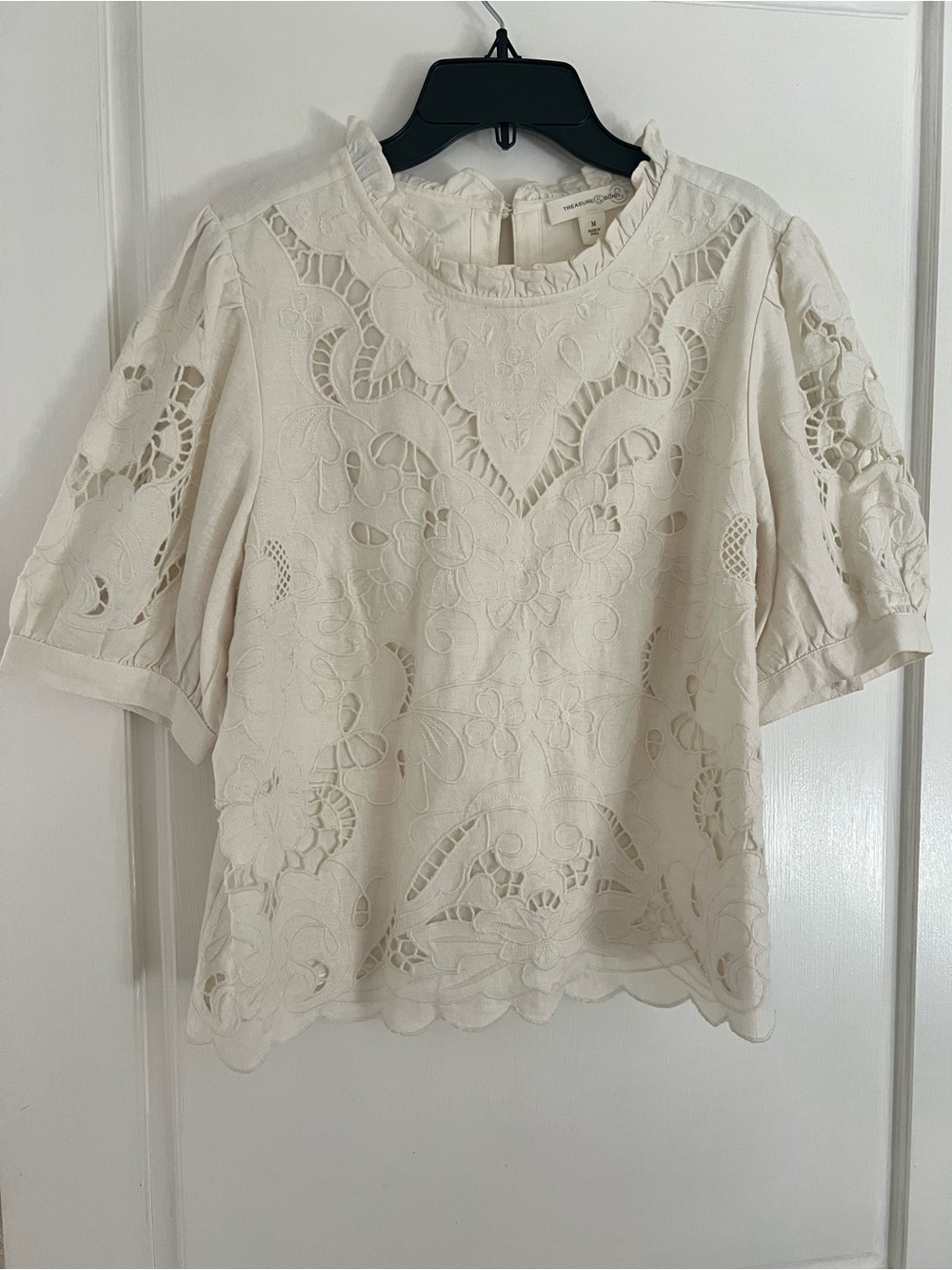 Treasure & Bond Cream Eyelet Cutout Puff-Sleeve Blouse